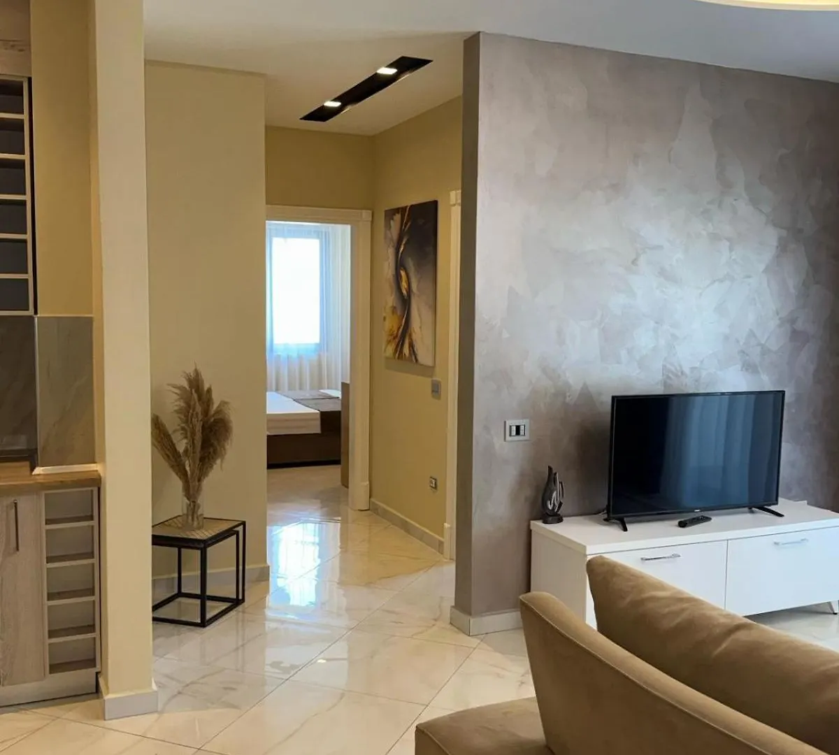 아파트 Nova Apartaments Qerret 골렘